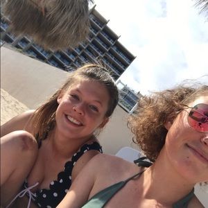 Meet your Posher, Abby